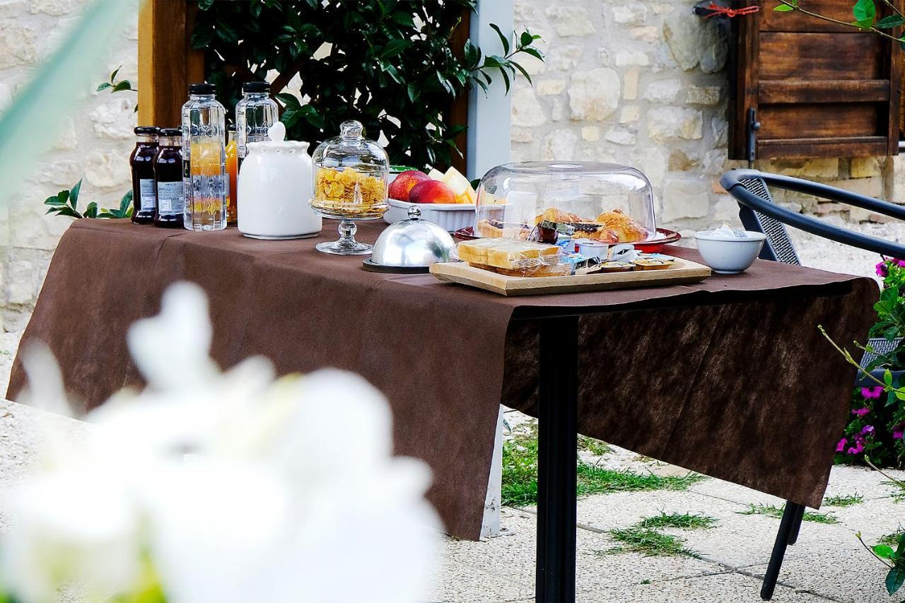 Casale Le Orme Bed & Breakfast Todi Exterior foto